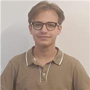 Sono uno studente di Lettere. Impartisco lezioni private in presenza, a Borgaro T.se (Torino), di Italiano, Latino e Greco.